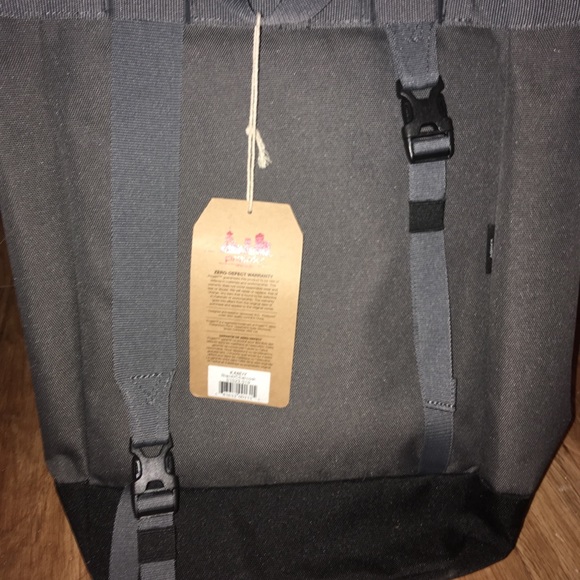 Bag. It’s great for the pool or camping - Picture 3 of 6